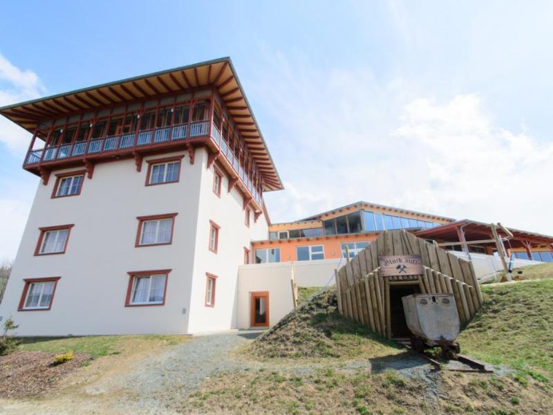 Jufa Hotel Knappenberg Ober-Gossen Bagian luar foto