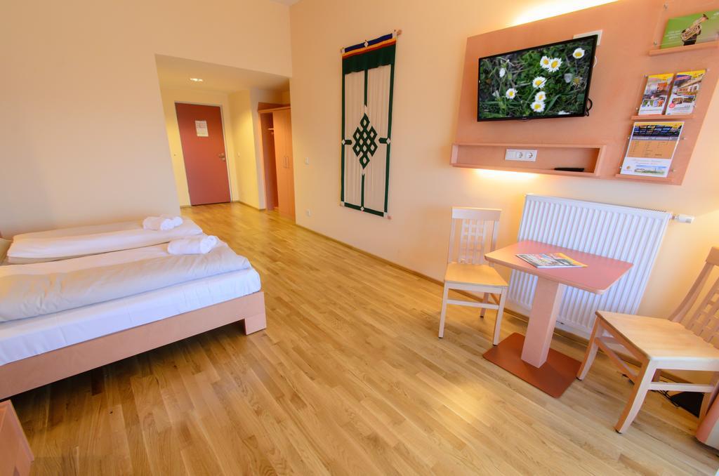 Jufa Hotel Knappenberg Ober-Gossen Bagian luar foto