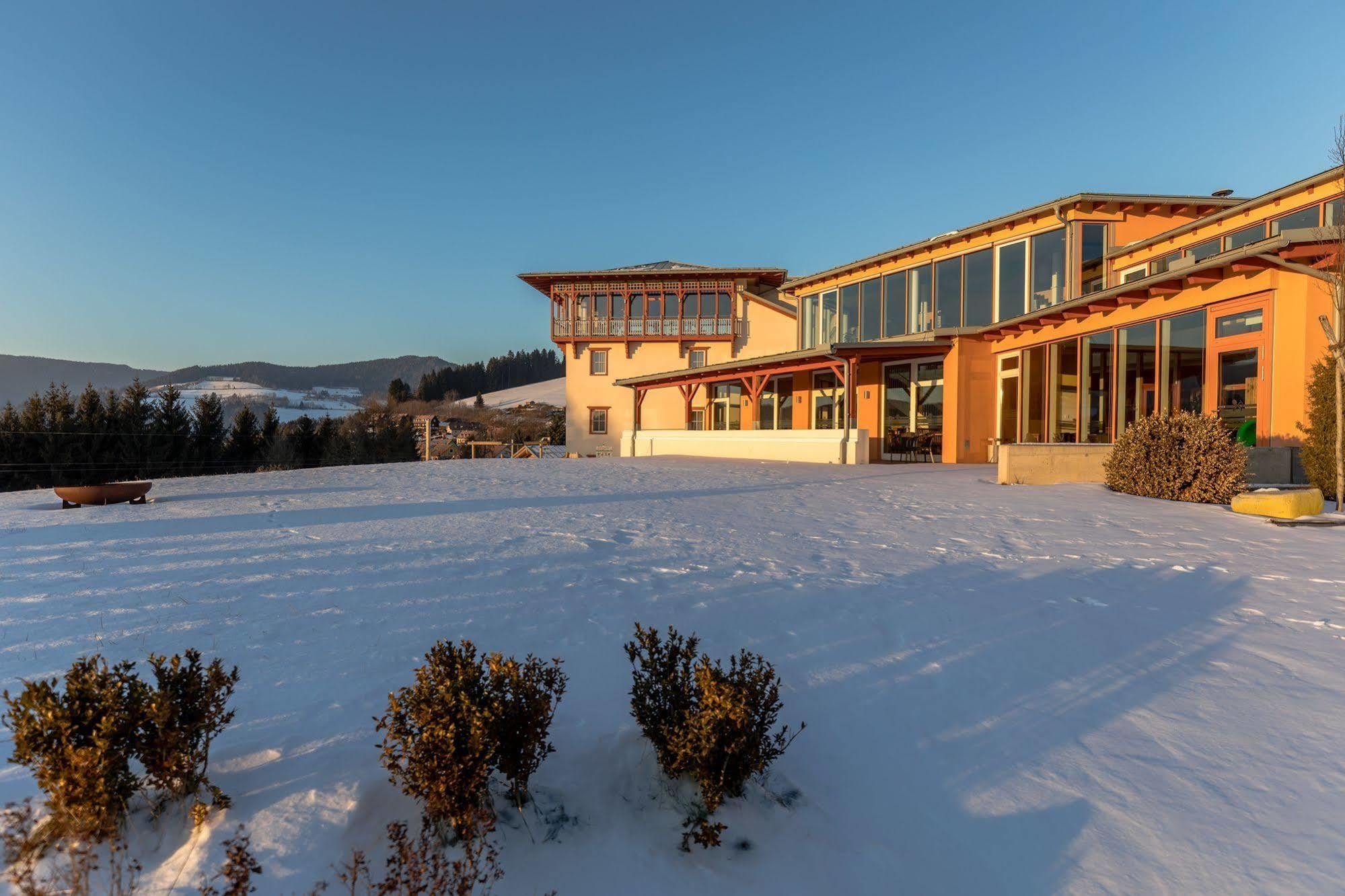 Jufa Hotel Knappenberg Ober-Gossen Bagian luar foto