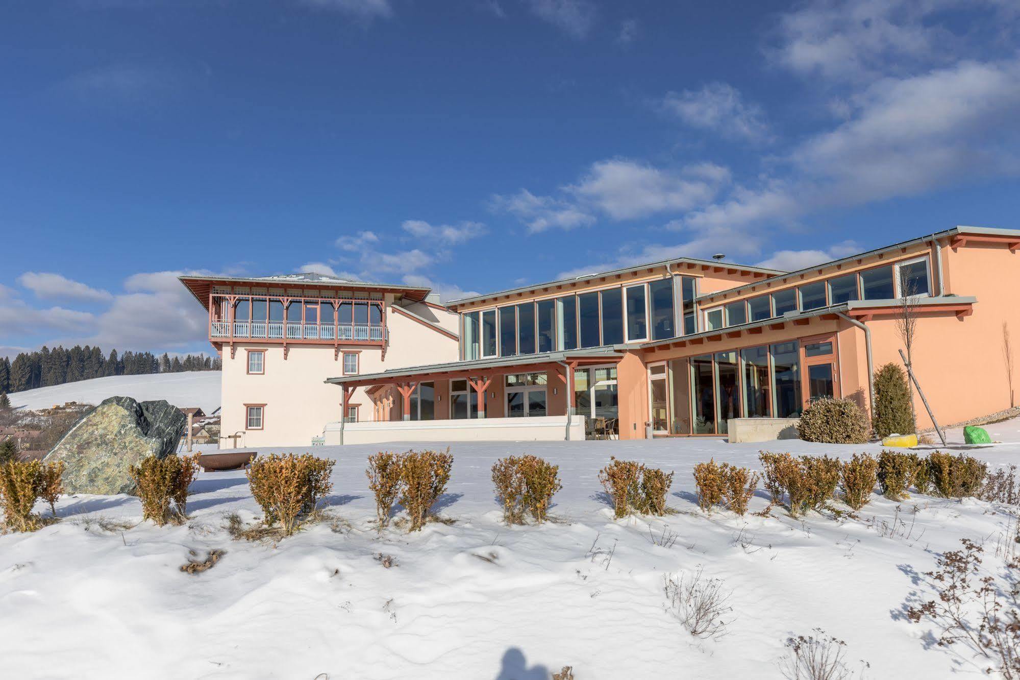 Jufa Hotel Knappenberg Ober-Gossen Bagian luar foto