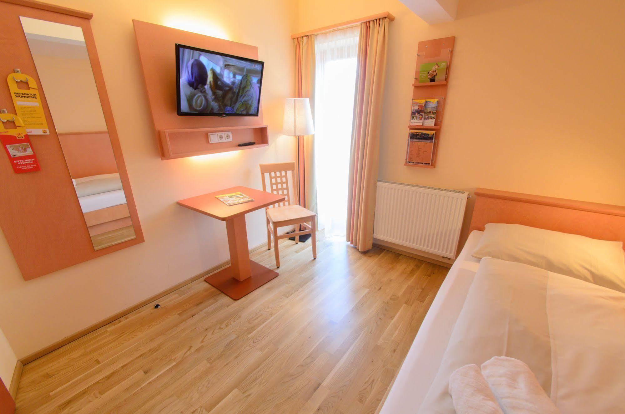 Jufa Hotel Knappenberg Ober-Gossen Bagian luar foto