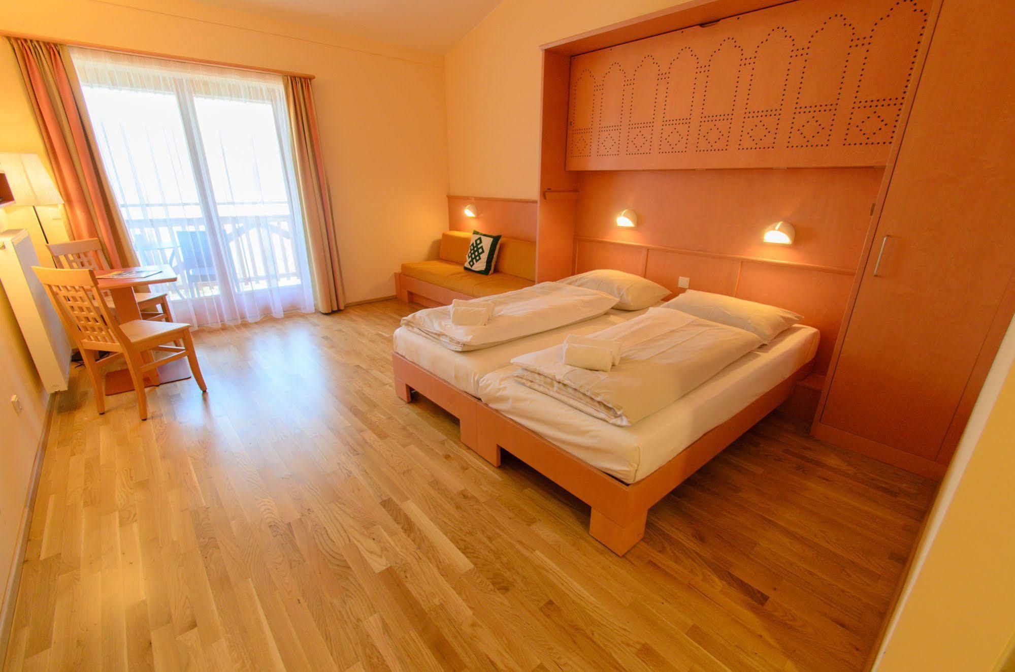 Jufa Hotel Knappenberg Ober-Gossen Bagian luar foto