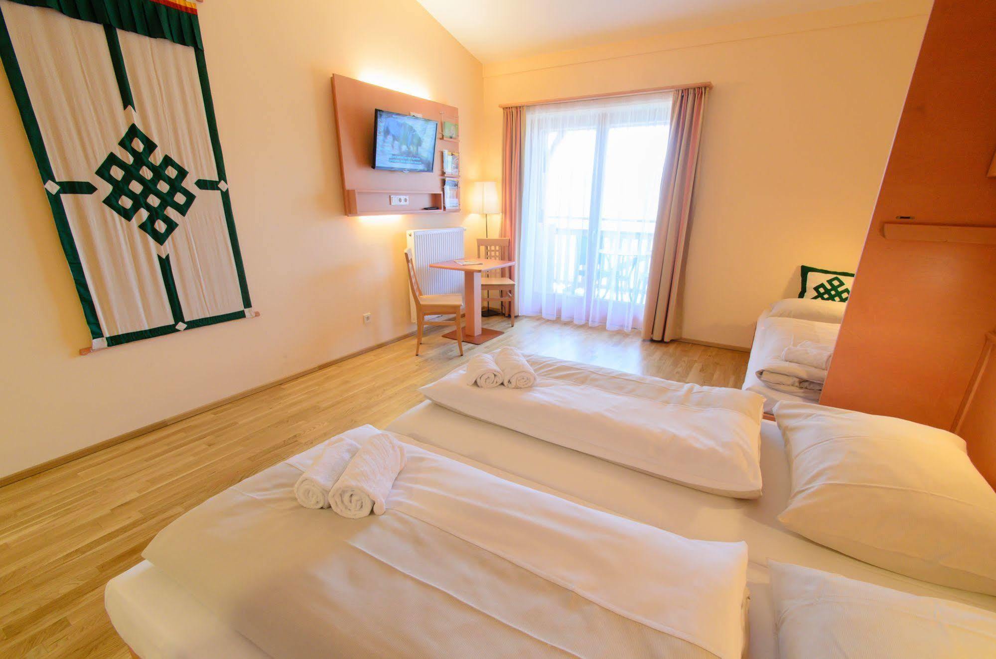 Jufa Hotel Knappenberg Ober-Gossen Bagian luar foto