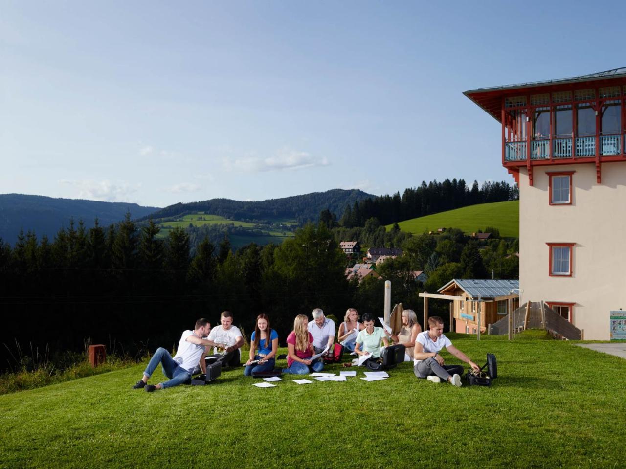 Jufa Hotel Knappenberg Ober-Gossen Bagian luar foto